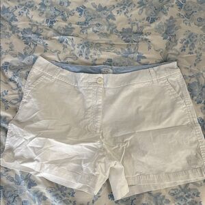 Crown & Ivy White Women's Shorts